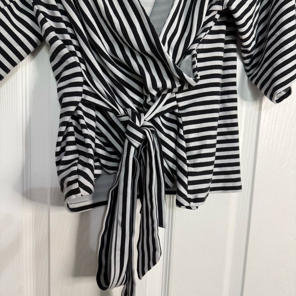 Express Monochrome Striped Wrap Top XL - Picture 6 of 8